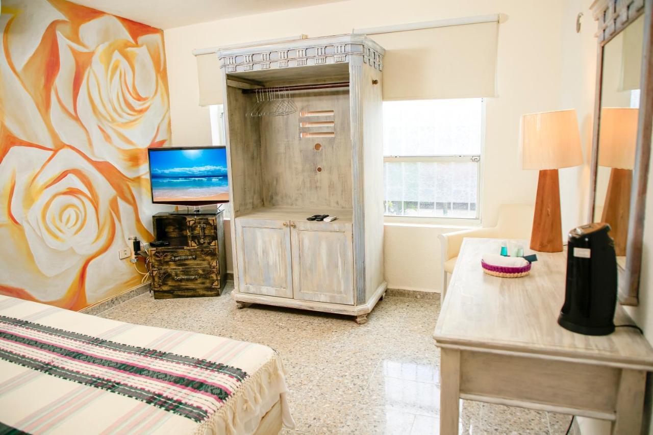Casa Flores Mx-alberca Privada Para La Familia Ferienhaus Cancún