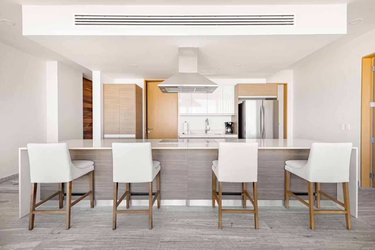 Apartment Luxury 3br Condo* Rooftop Pool, Near The *
