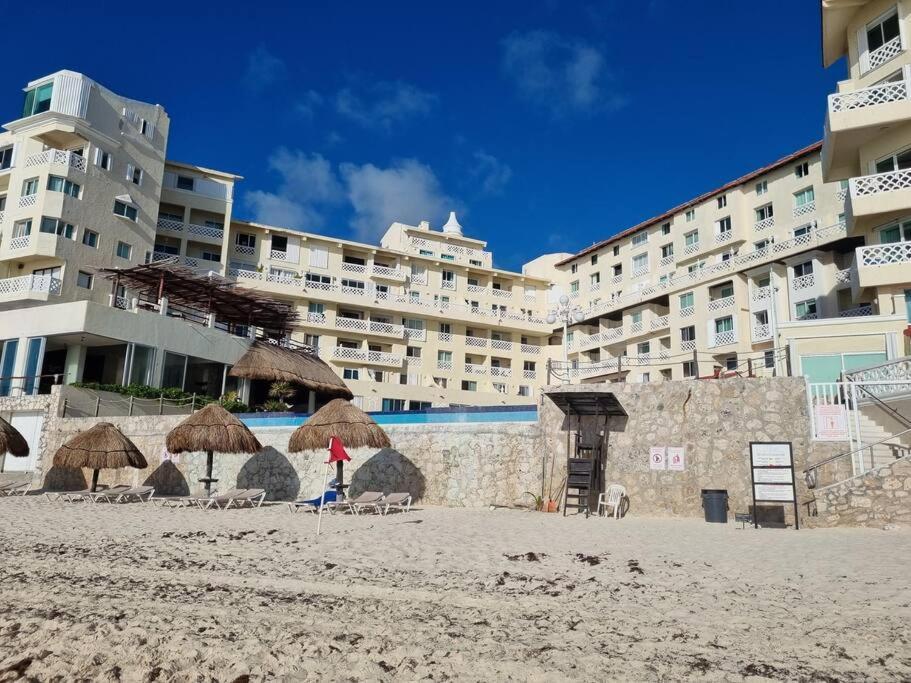 Plaza Ocean Front Apartment Cancun