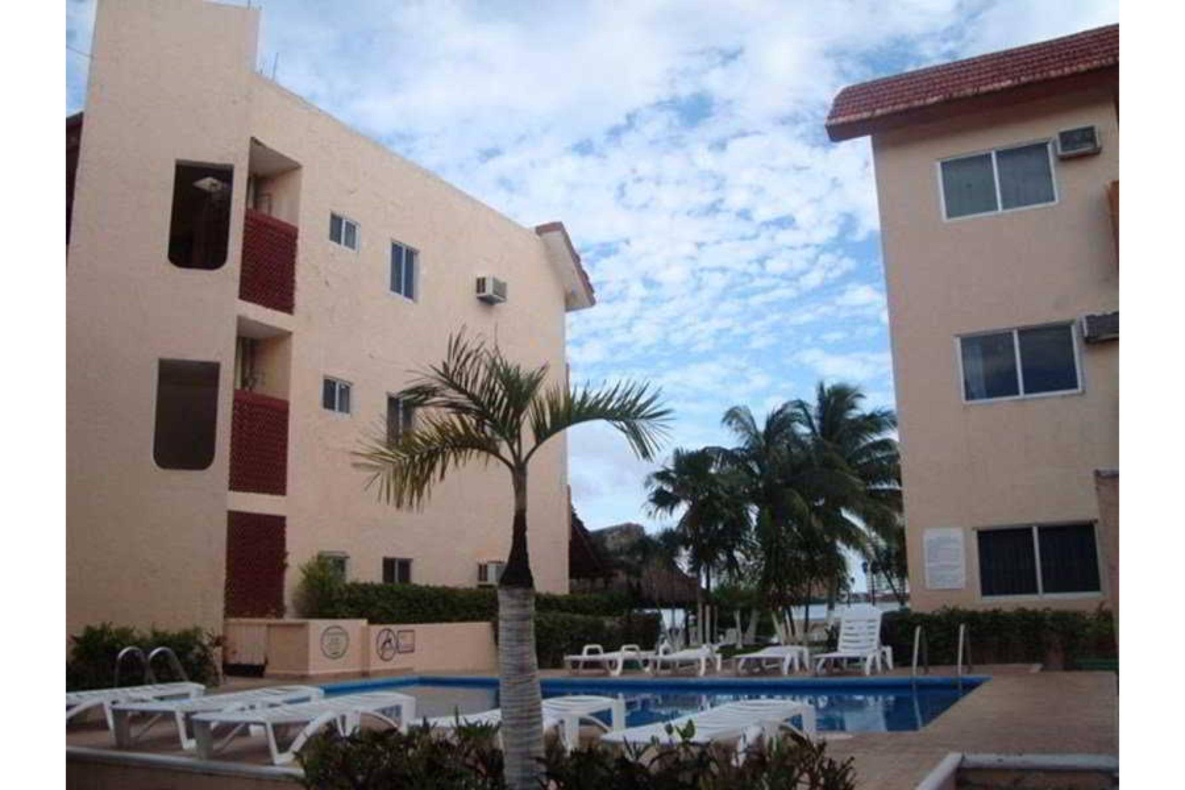 Grand Royal Lagoon Hotel Cancun