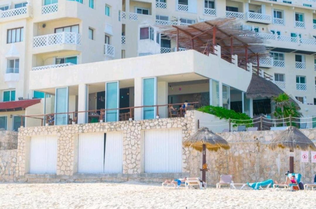 Plaza Ocean Front Apartment