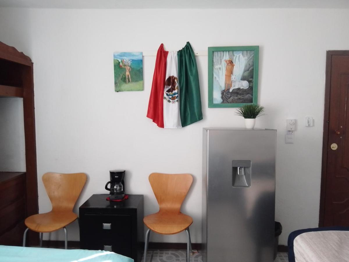 Apartment Mexican In Art Studio