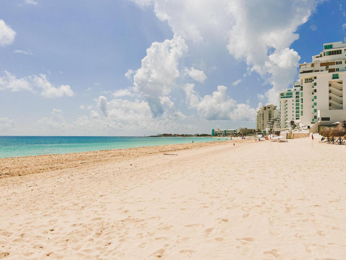Plaza Ocean Front Apartment Cancun