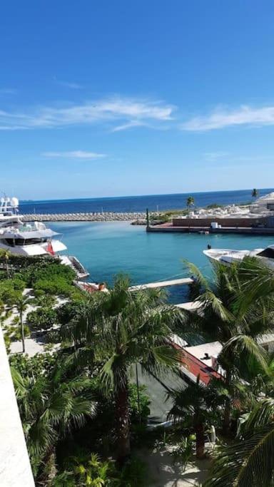 Apartment La Amada Residences. *