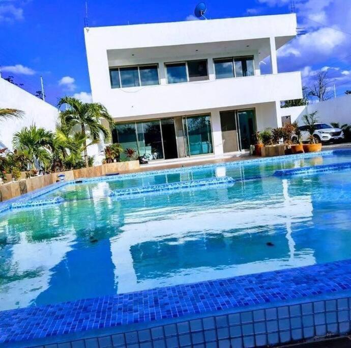 Villa Jungle Mansion *