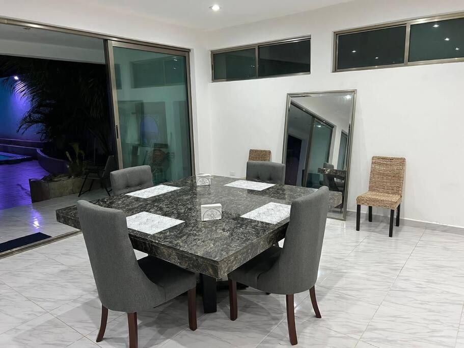 Villa Jungle Mansion Cancun