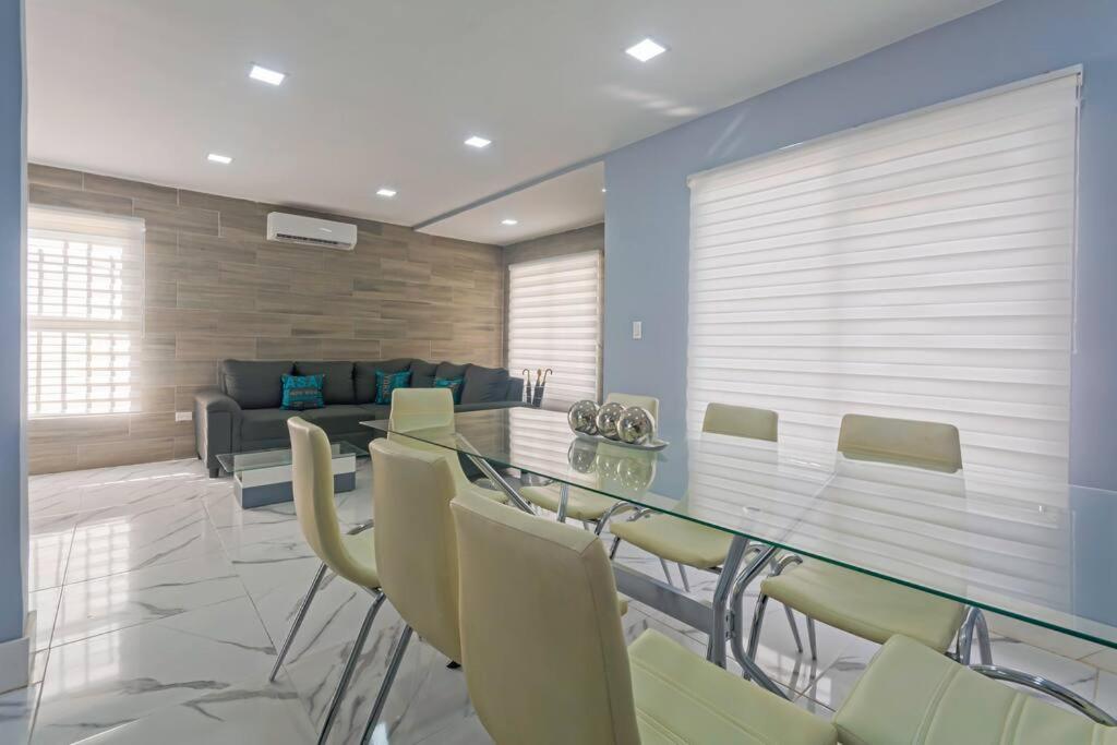 Playa Del Nino And Ferry Isla Mujeres 15 Minutes! Holiday home
