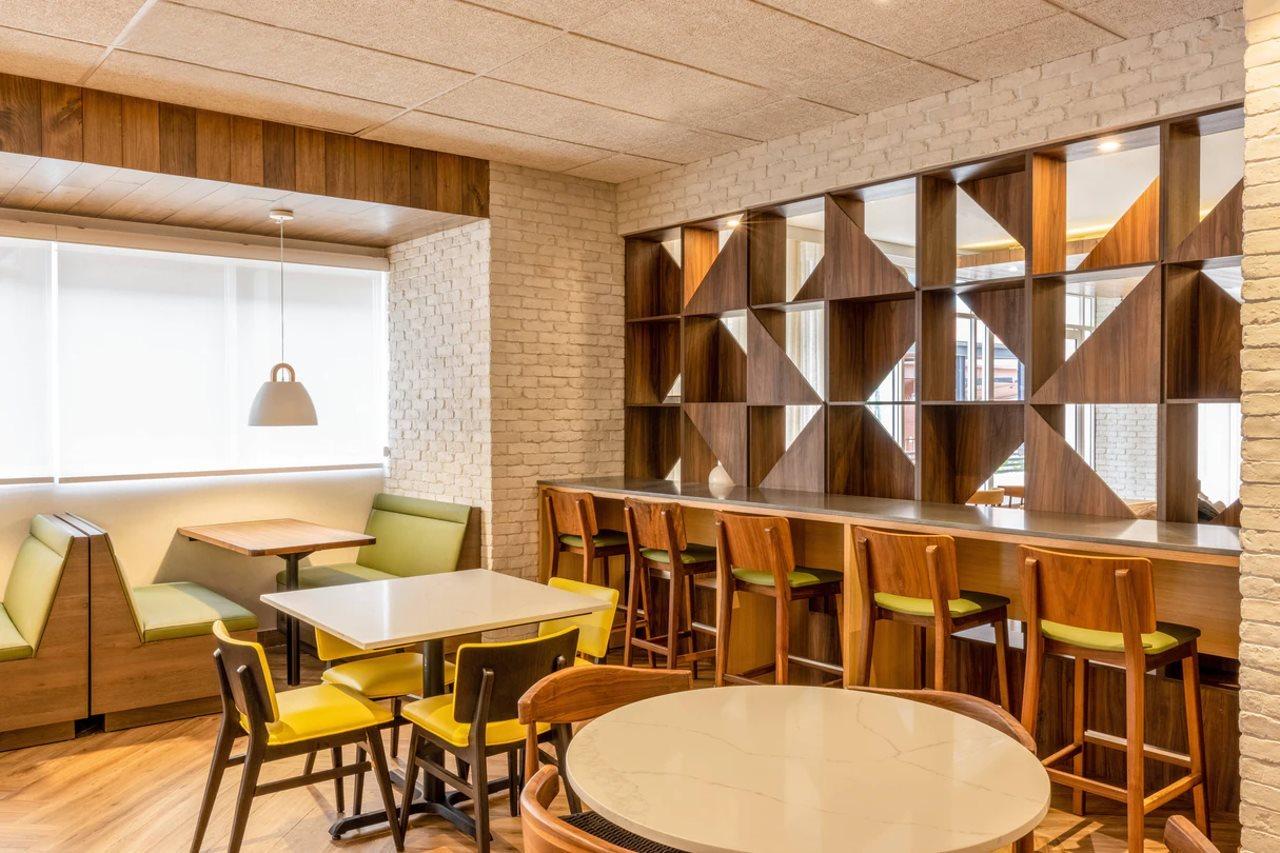 Fairfield By Marriott And Downtown 3*