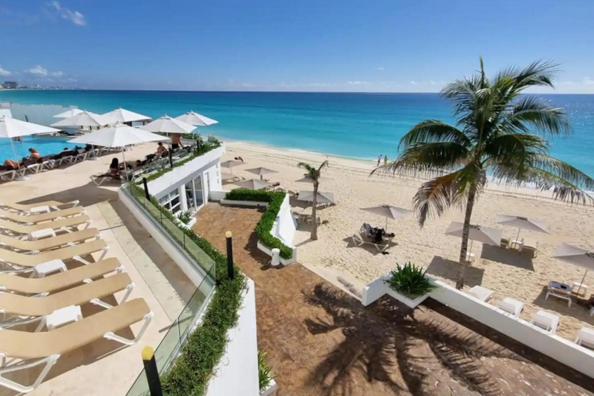 Oceanfront Studio, Magnificent Views Apartment *