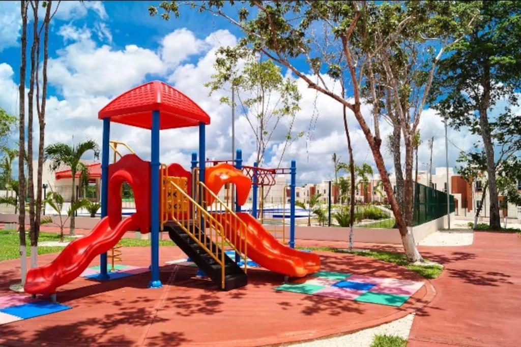 Holiday home Family With Pool And Water Park