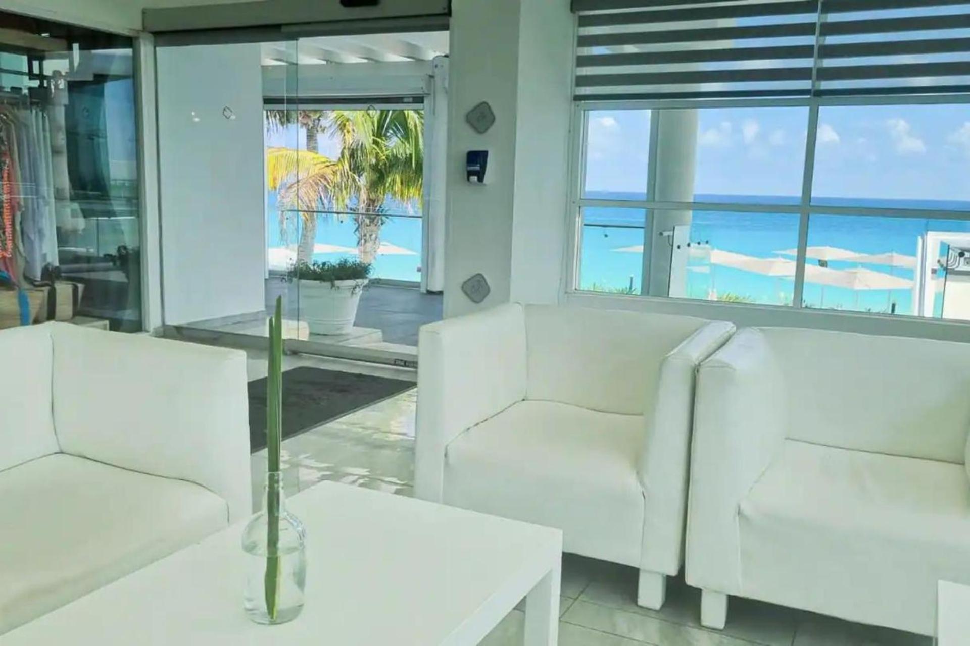 Oceanfront Studio, Magnificent Views