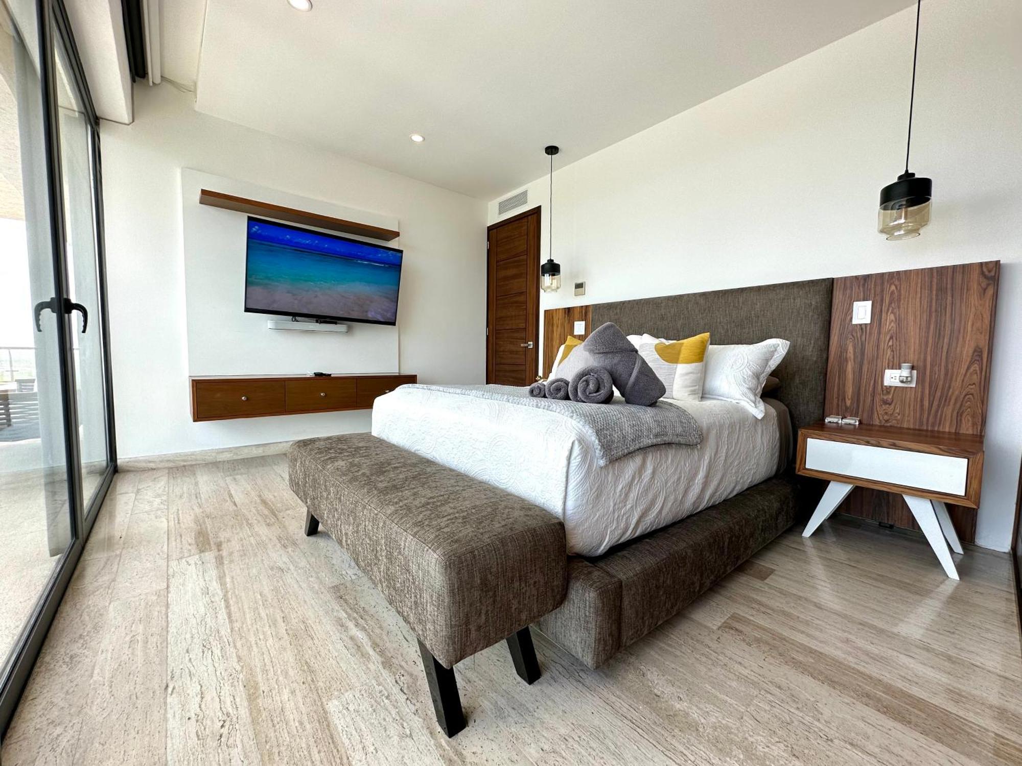 3br Luxury Oceanfront W Pool, Gym & Views Apartment Cancun