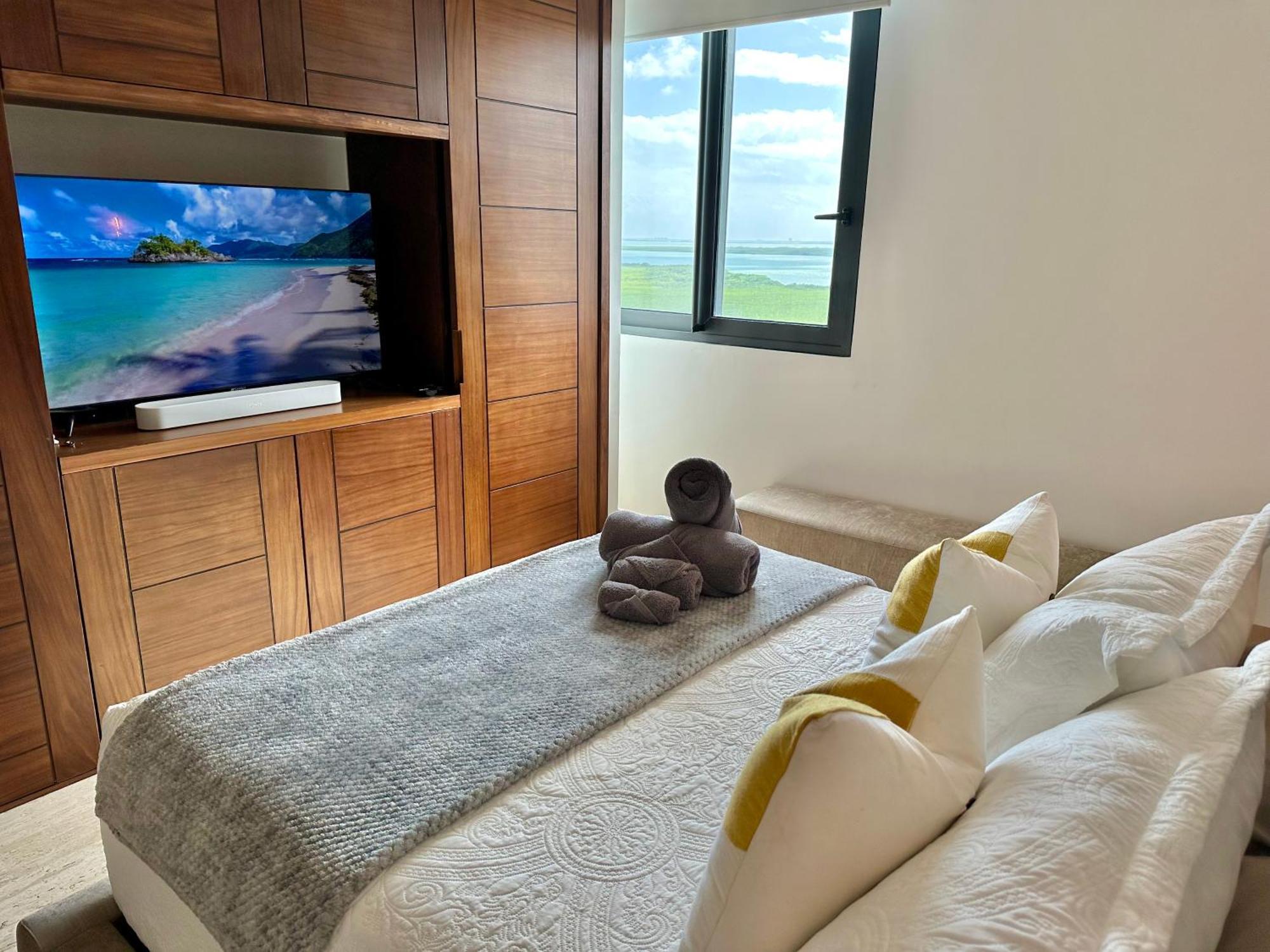 Apartment 3br Luxury Oceanfront W Pool, Gym & Views *