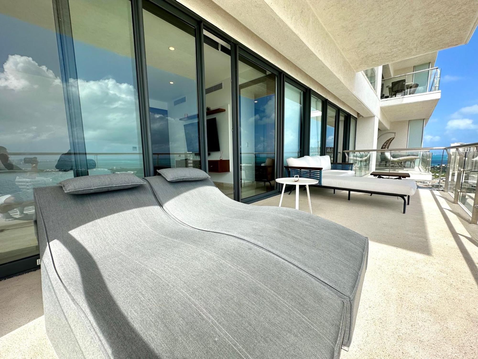Apartment 3br Luxury Oceanfront W Pool, Gym & Views Cancun
