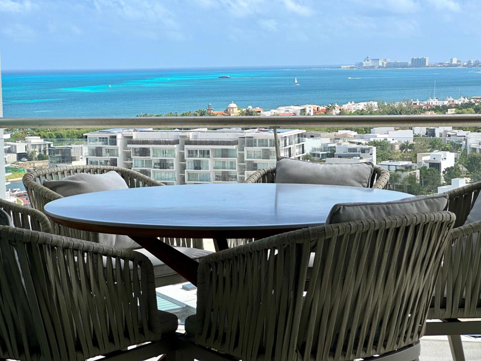 3br Luxury Oceanfront W Pool, Gym & Views *