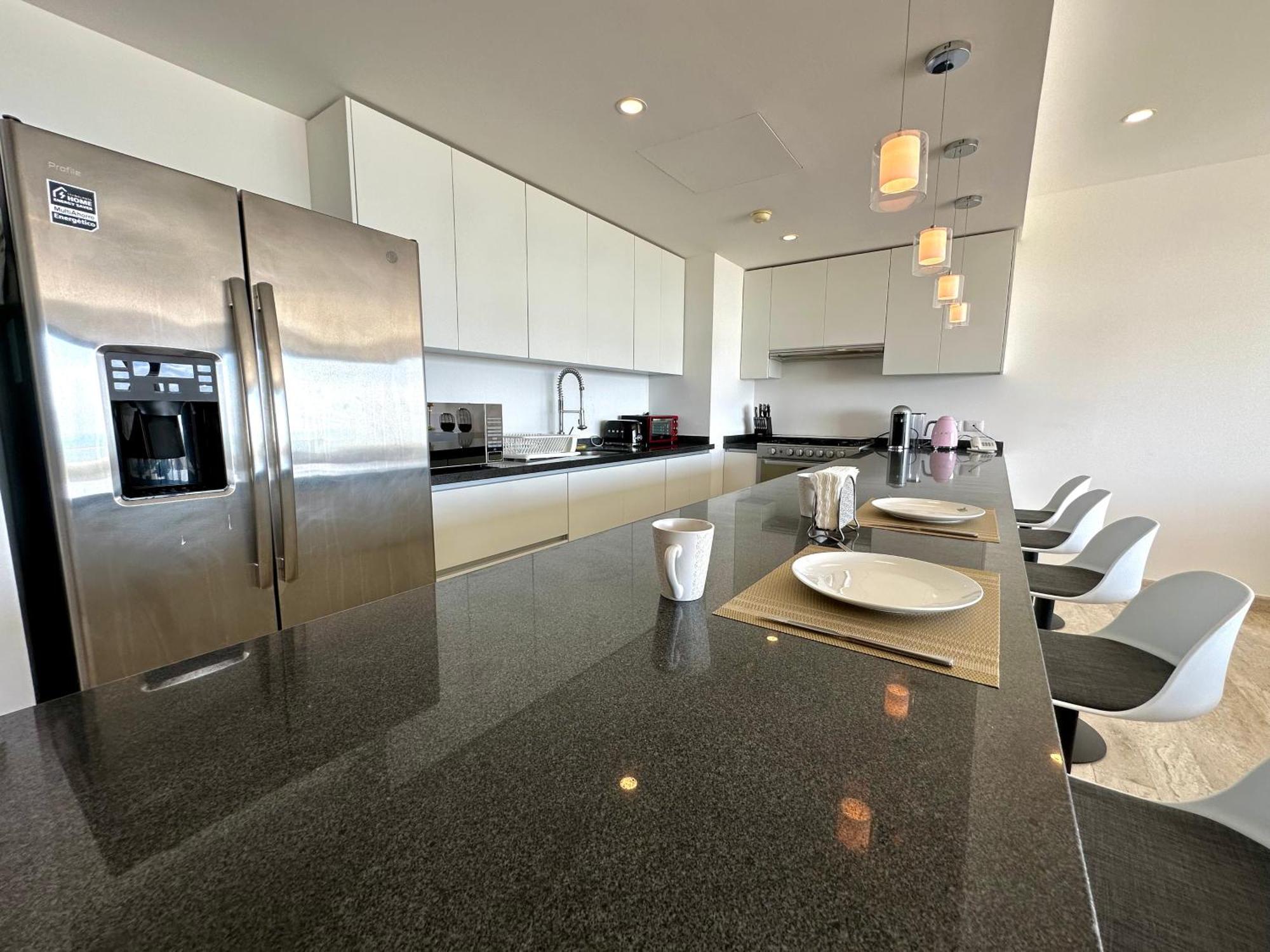 Apartment 3br Luxury Oceanfront W Pool, Gym & Views Cancun