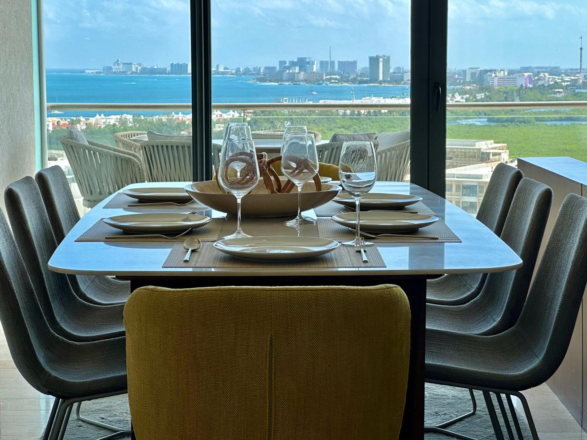 3br Luxury Oceanfront W Pool, Gym & Views Apartment Cancun