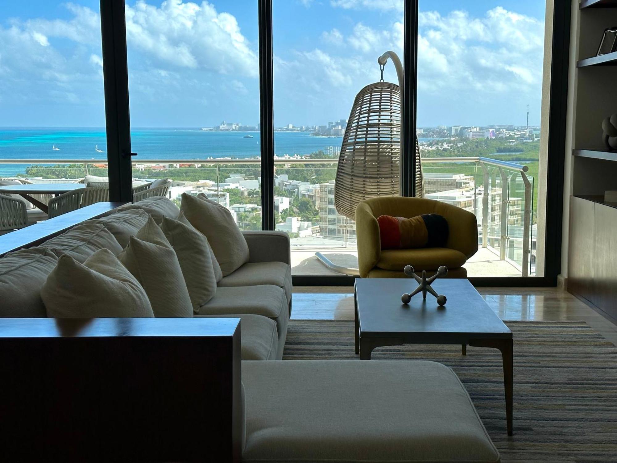 3br Luxury Oceanfront W Pool, Gym & Views *