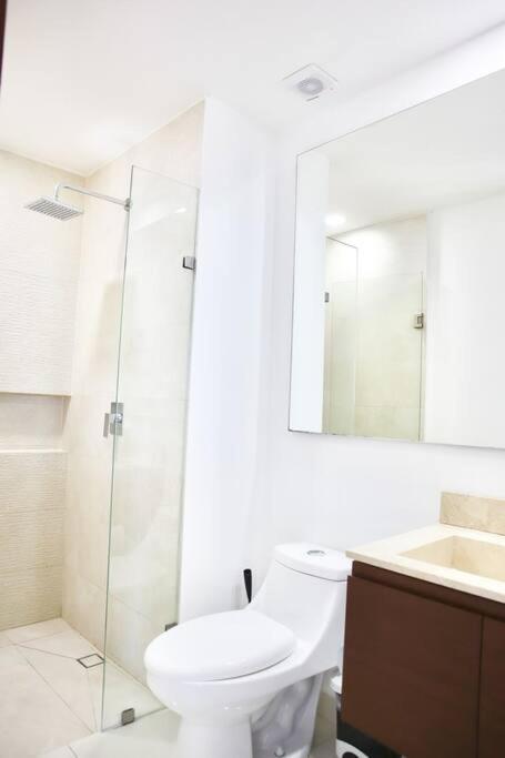 Apartment 1 Min Walking The Beach, Amazing Rooftop,brandnew Cancun