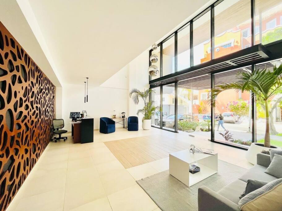 1 Min Walking The Beach, Amazing Rooftop,brandnew Apartment