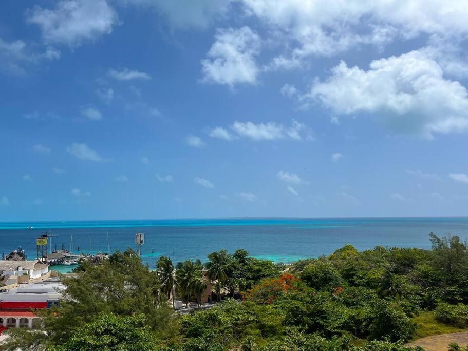 Apartment 1 Min Walking The Beach, Amazing Rooftop,brandnew Cancun