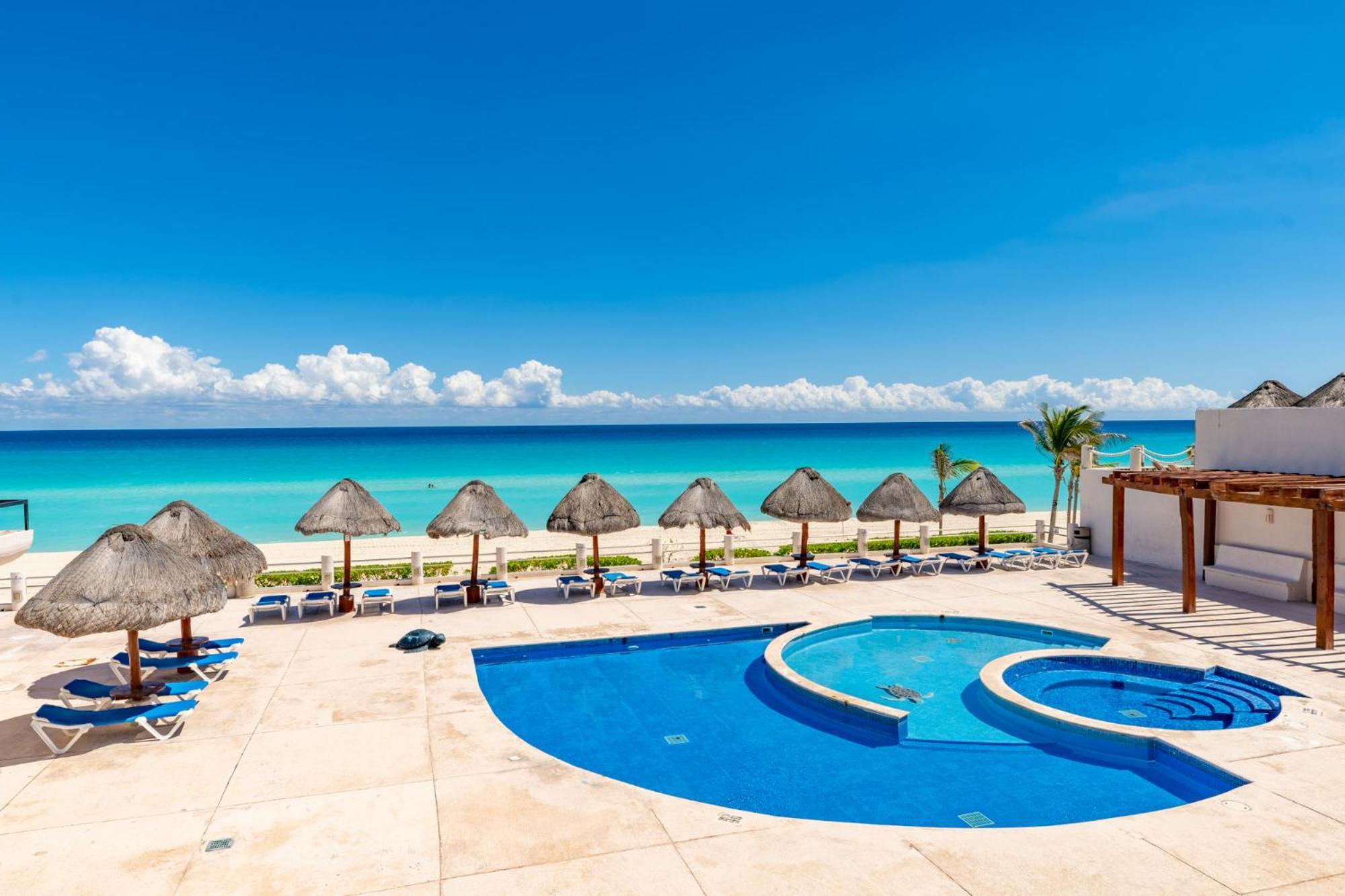 Beachfront In Zone Apartment Cancún