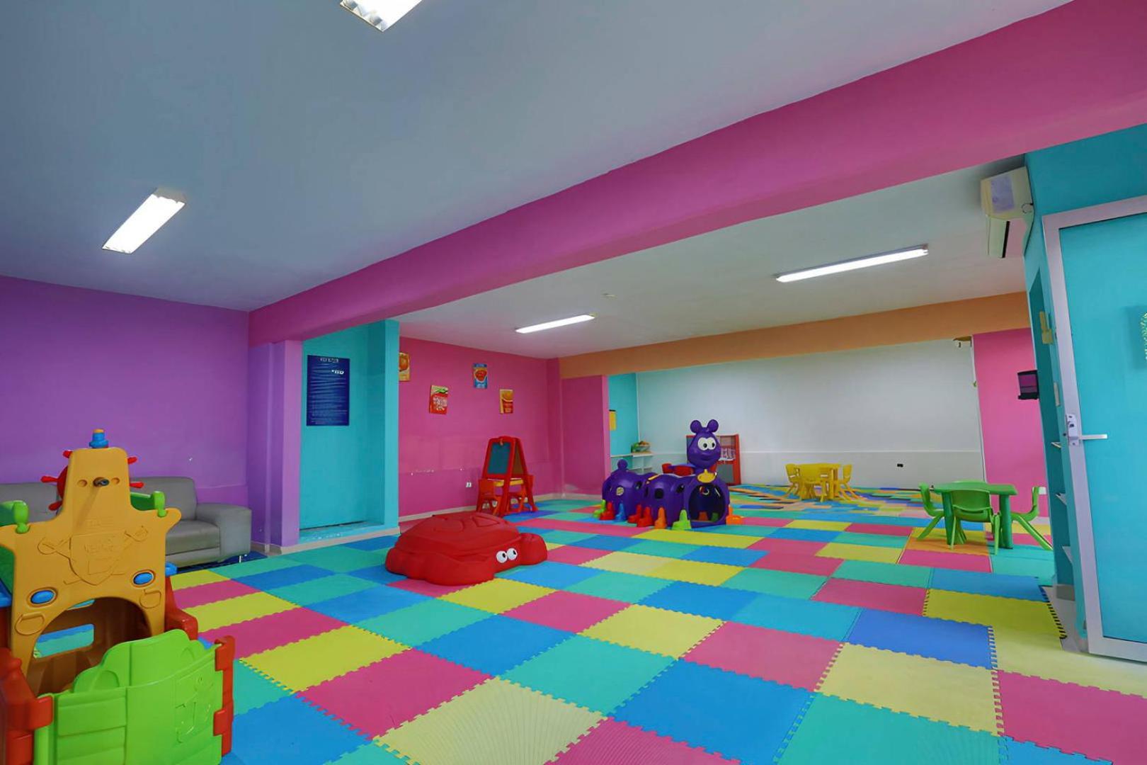 Spacious With Gym & Pool