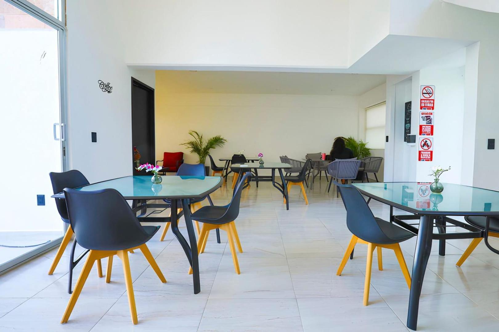 Spacious With Gym & Pool Apartment