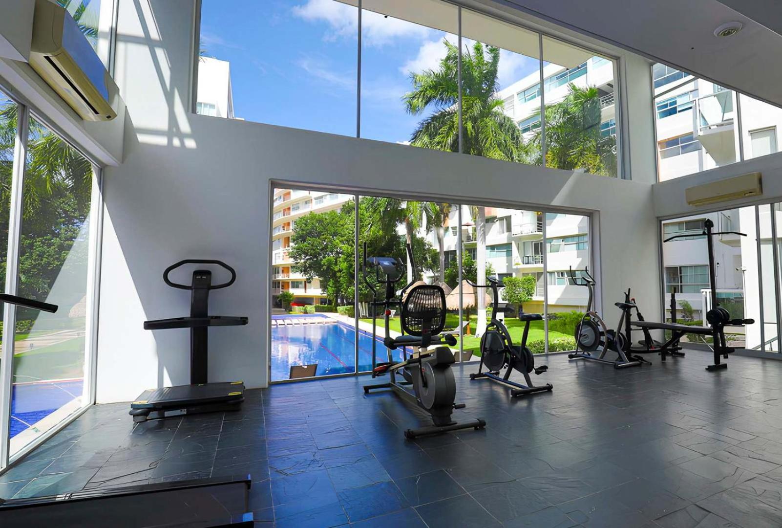 Apartment Spacious With Gym & Pool *