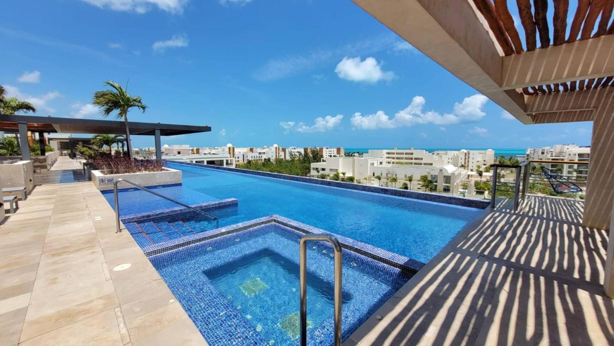 La Amada Luxury Front