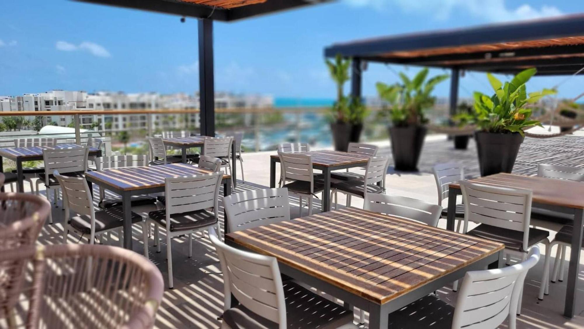 La Amada Luxury Front * Cancun