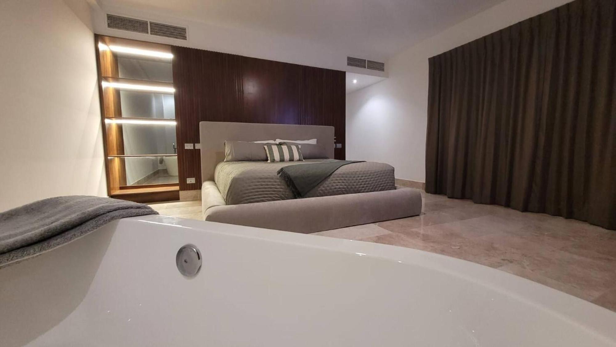 La Amada Luxury Front