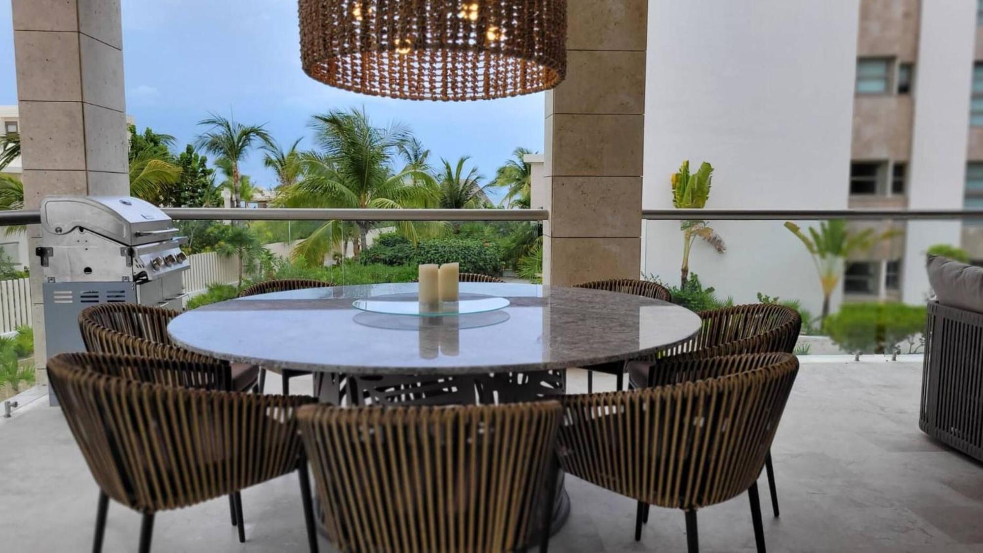 La Amada Luxury Front Cancun
