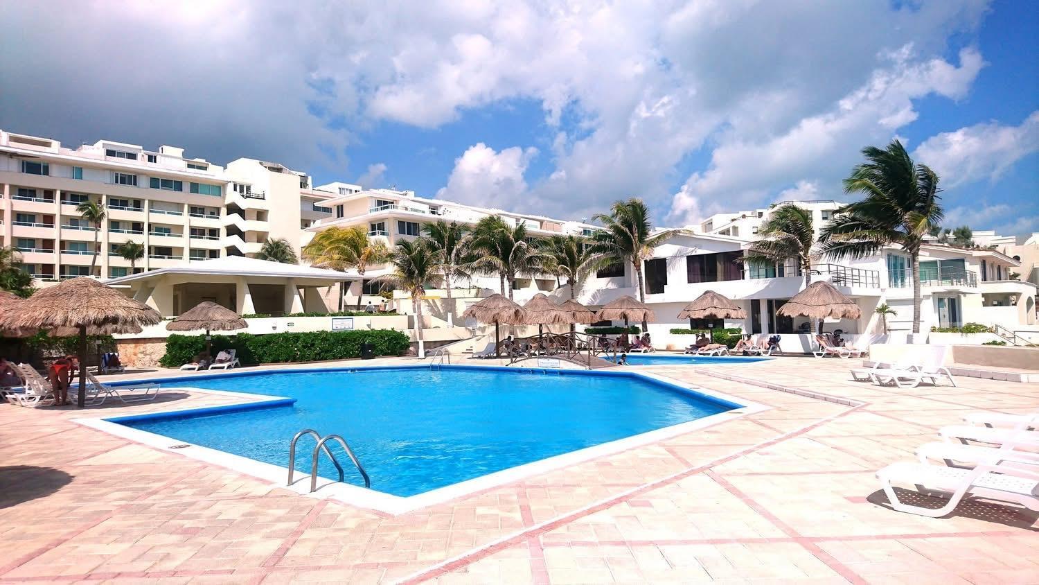 Great Price, Beautiful And Pool, 1 Bedroom Apartment