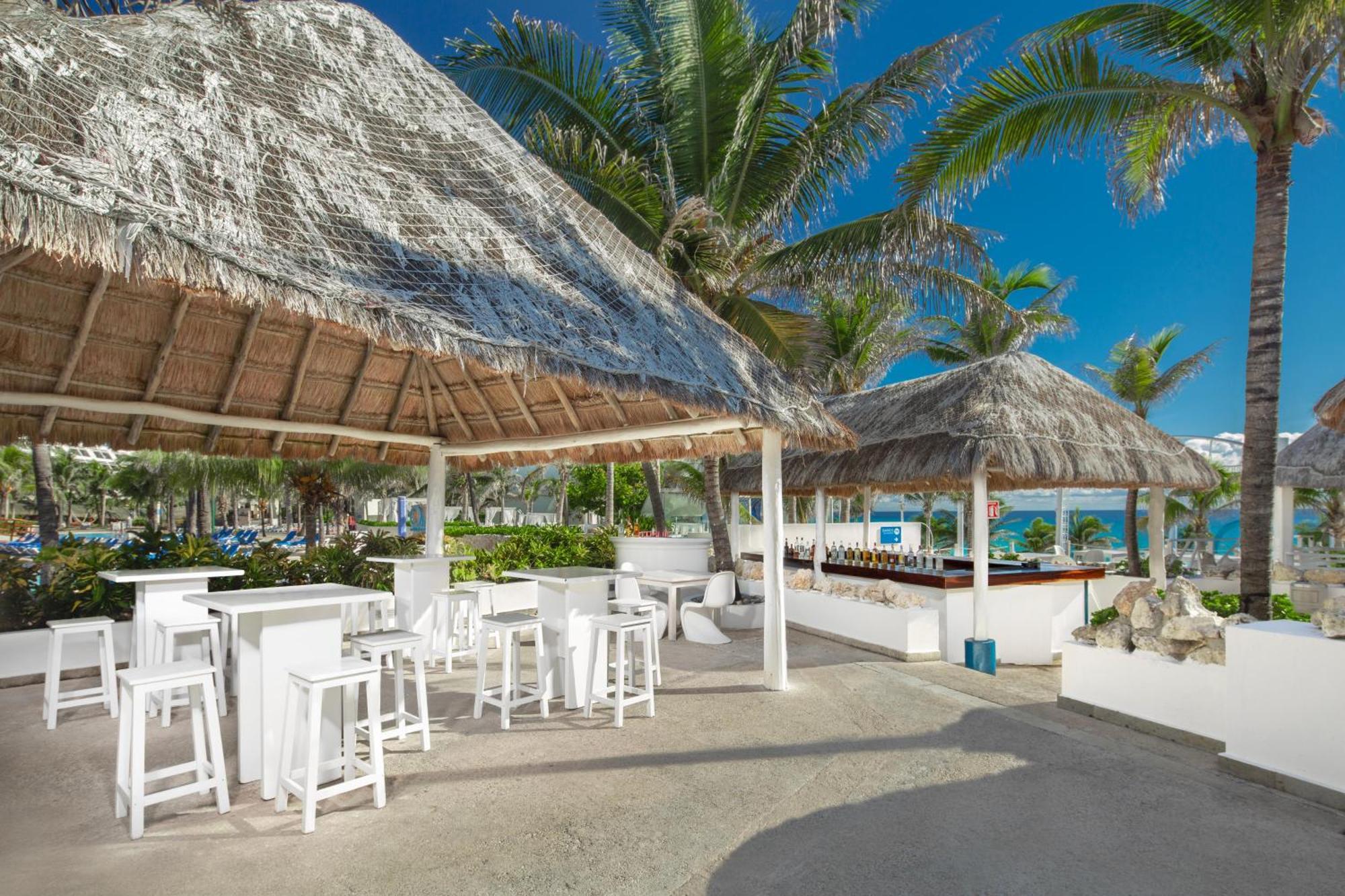 Grand Oasis Resort