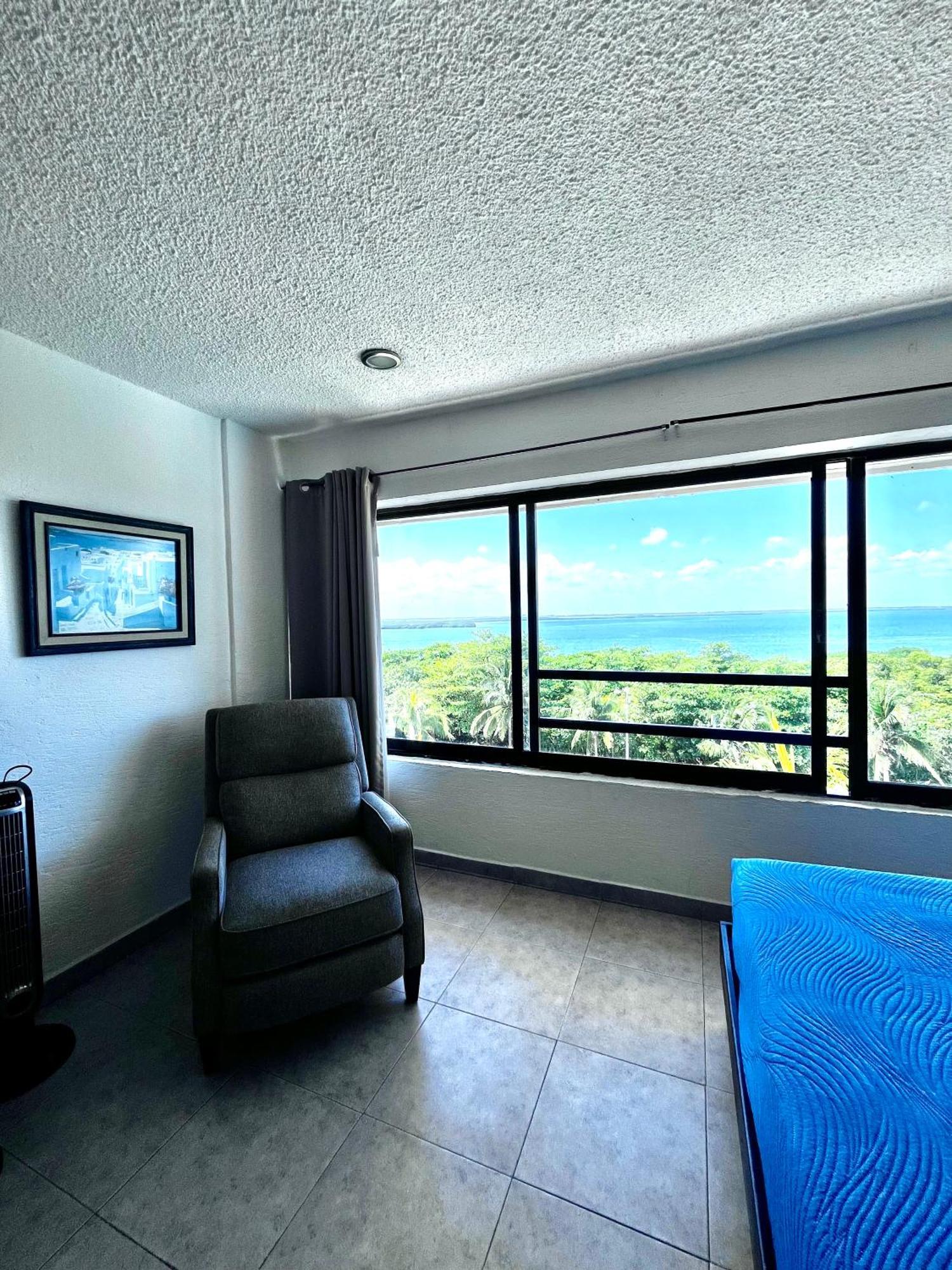 Great Price, Beautiful And Pool, 1 Bedroom *