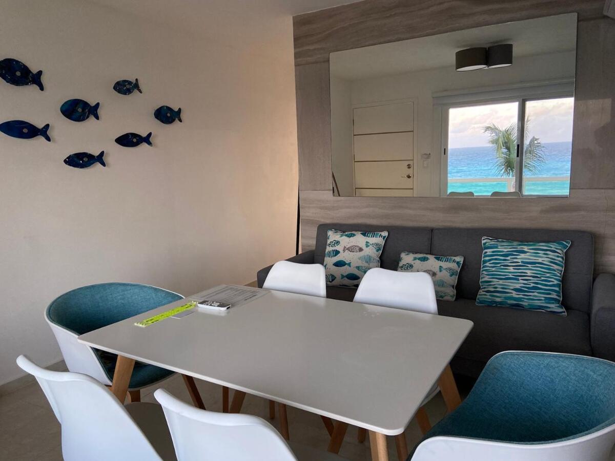 Front And Lagoon View In Apartment Cancun