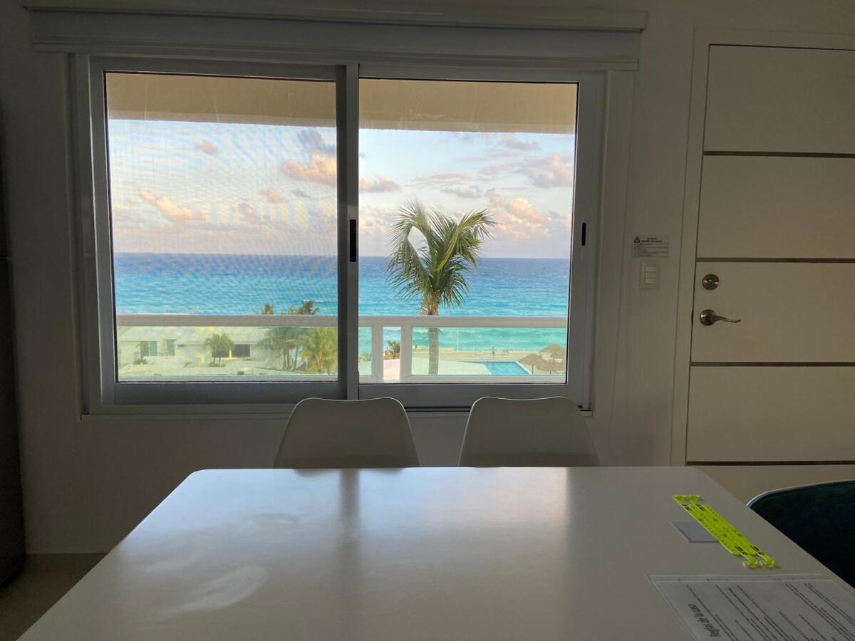 Front And Lagoon View In Apartment Cancun