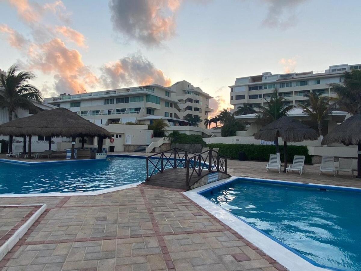 Apartment Front And Lagoon View In Cancun