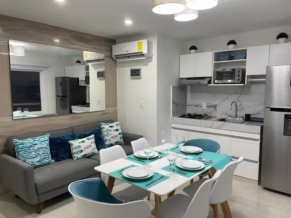 Front And Lagoon View In Apartment *