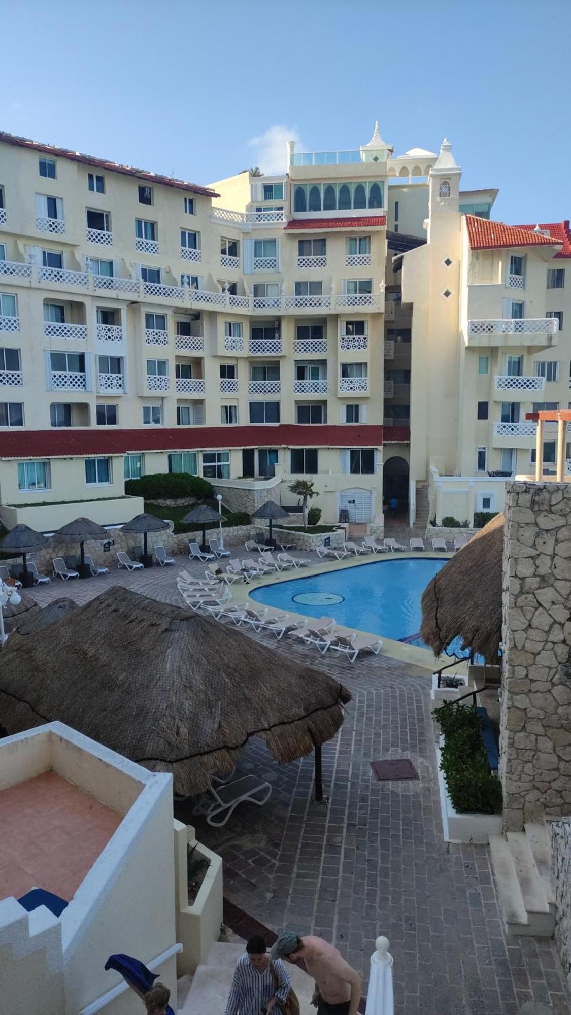 Aparthotel Plaza Estudios Frente Al Mar