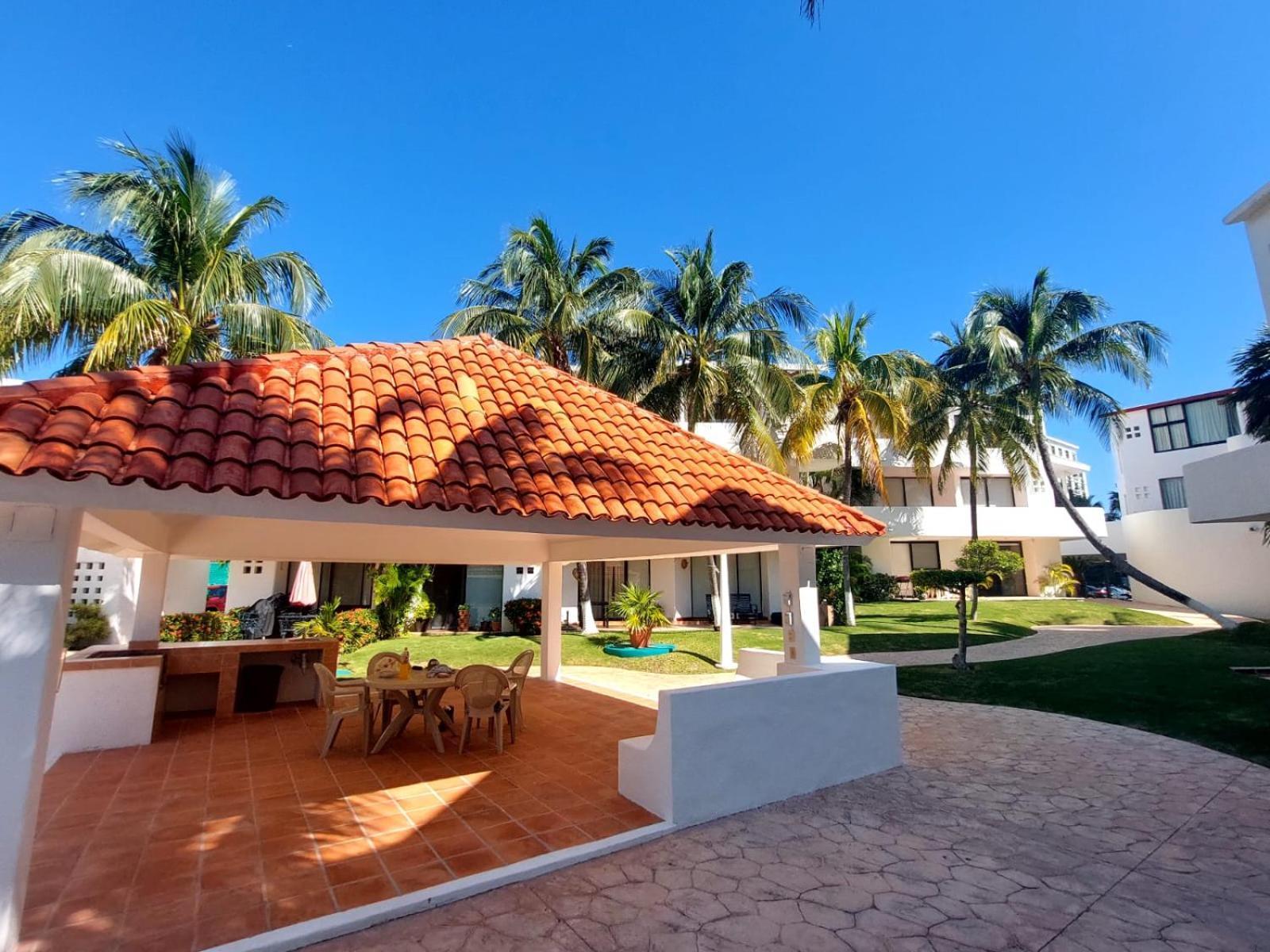Hermosa Planta Baja Con Piscina, Acceso A La Playa!!! Cancún