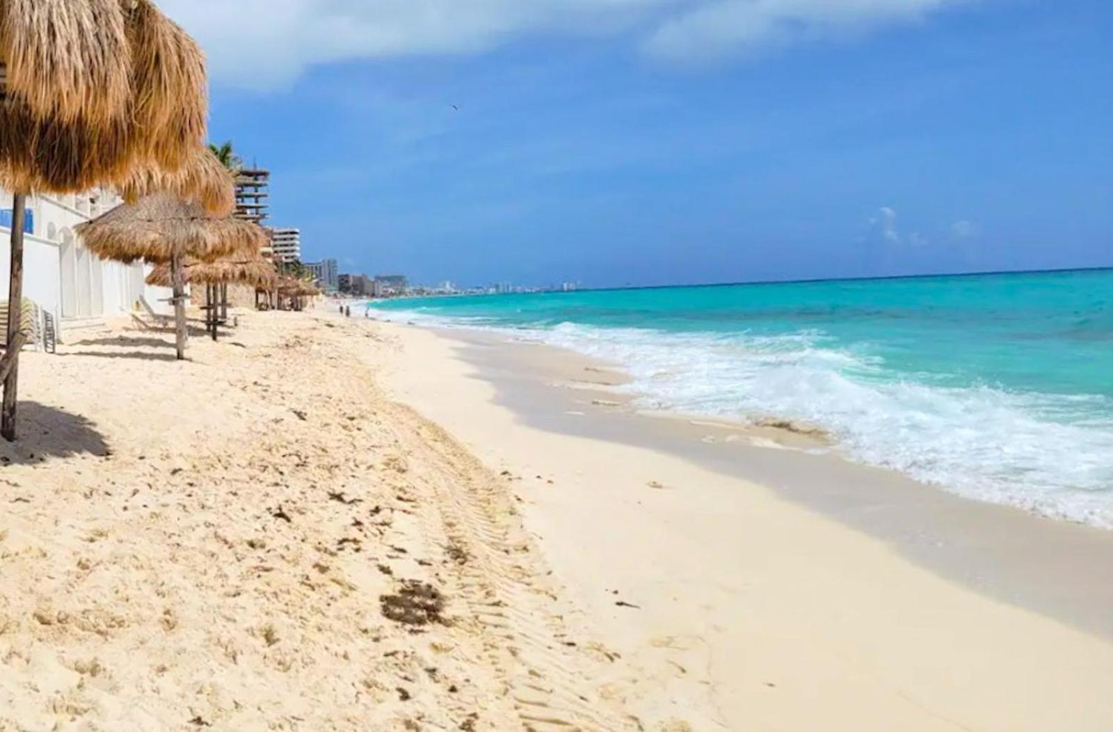 With Lagoon View And Access Apartment Cancún