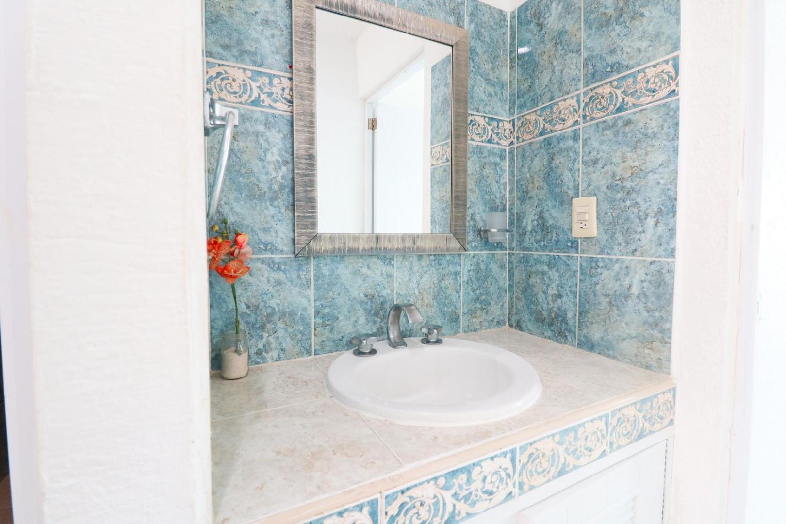 With Lagoon View And Access Apartment