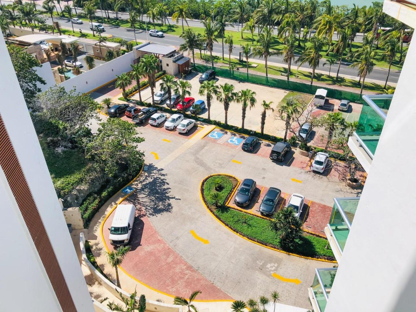 Oceanview 1 Min Walk To Coco B, Pool, Apartment *